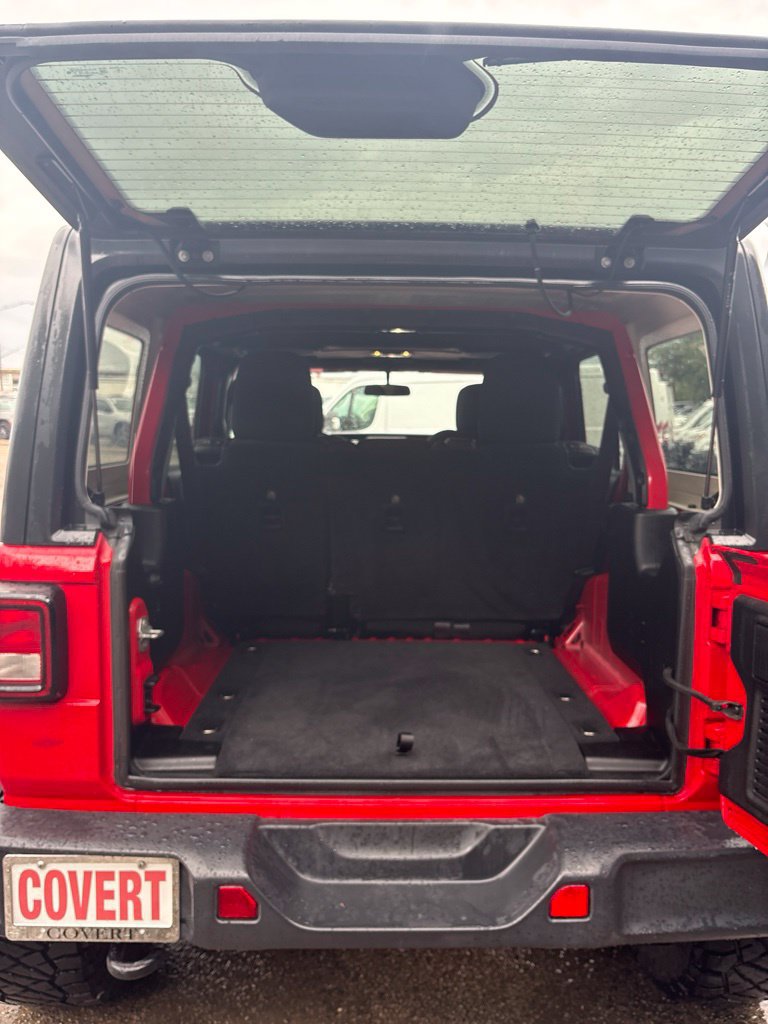 Used 2019 Jeep Wrangler Unlimited Sahara AWD/4WD image 17