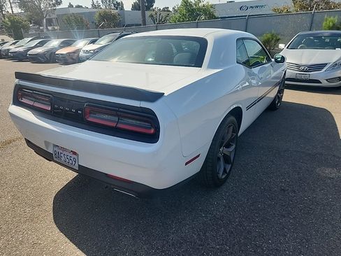 Used 2017 Dodge Challenger SXT image 12
