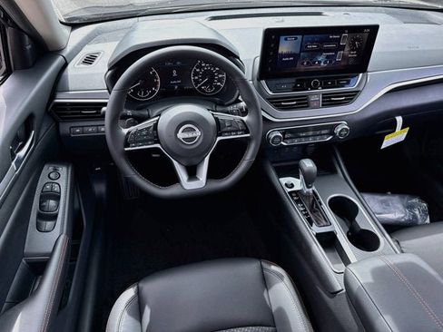 New 2026 Nissan Altima 2.5 SR w/ SR Midnight Edition Package FWD image 18