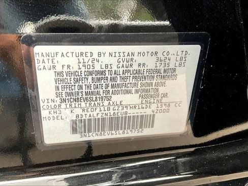 Used 2025 Nissan Versa SV image 20