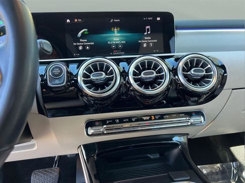 Used 2020 Mercedes-Benz CLA 250 image 20