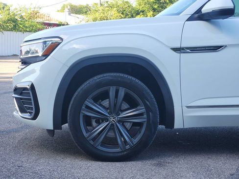 Used 2020 Volkswagen Atlas Cross Sport SE w/ Panoramic Sunroof Package AWD/4WD image 7