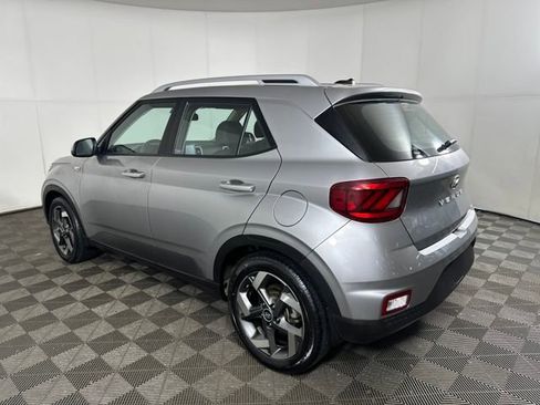 Certified 2023 Hyundai Venue SEL image 5