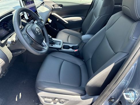 New 2026 Toyota Corolla Cross XLE w/ Convenience Package FWD image 23