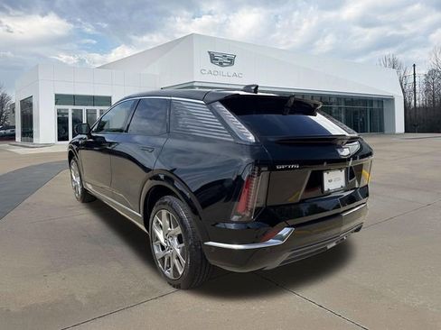 Certified 2025 Cadillac Optiq Luxury 2 w/ LPO, Floor Liner Package AWD/4WD image 5