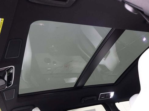 Used 2022 Land Rover Range Rover Sport SVR image 26