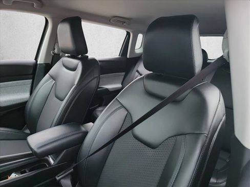 Used 2022 Jeep Compass Latitude image 13