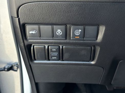 Certified 2024 Nissan Armada SL w/ Captain's Chairs Package image 16