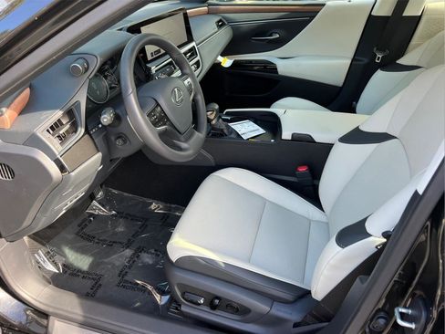 New 2025 Lexus ES 350 w/ Premium Package image 10