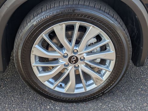 Certified 2024 INFINITI QX50 Luxe image 10