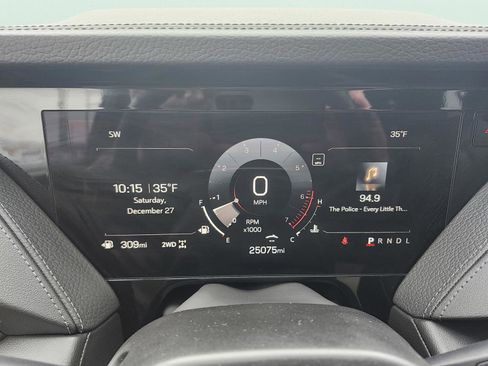 Used 2025 GMC Yukon Denali image 12