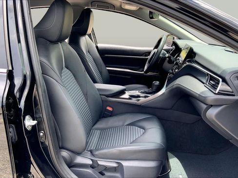 Used 2024 Toyota Camry SE w/ Convenience Package FWD image 9