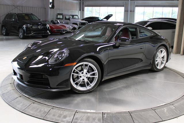 Used 2025 Porsche 911 Carrera RWD image 4