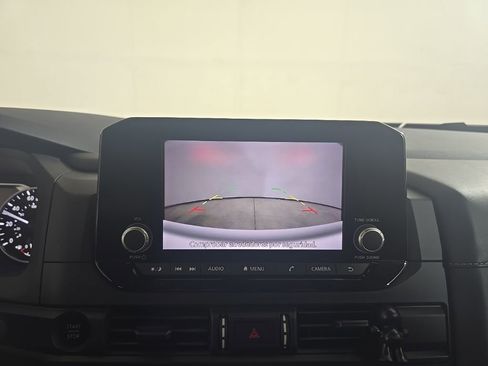 Used 2025 Nissan Pathfinder S image 8