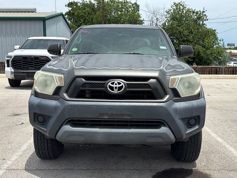 Used 2013 Toyota Tacoma PreRunner w/ Convenience Pkg RWD image 2