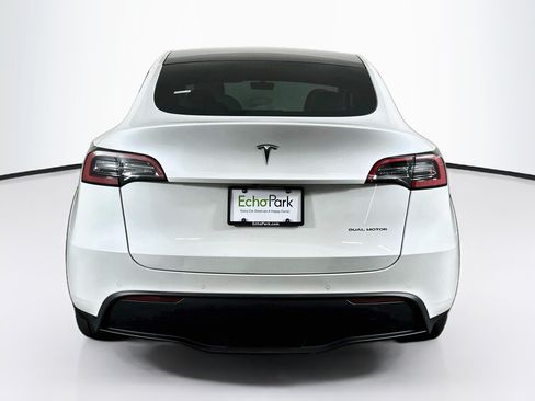 Used 2022 Tesla Model Y Long Range AWD/4WD image 7