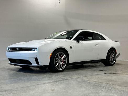 Used 2024 Dodge Charger R/T Scat Pack w/ Plus Group image 2