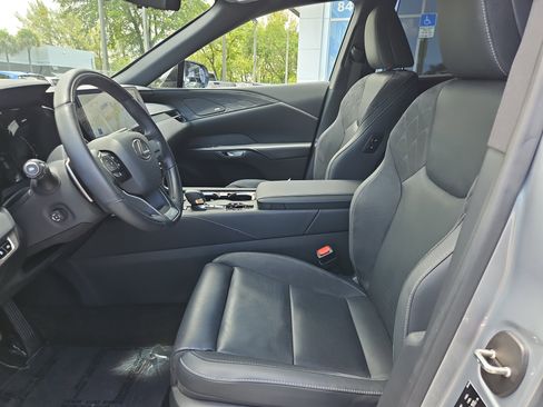 Used 2024 Lexus RX 450h AWD w/ Luxury Package image 13