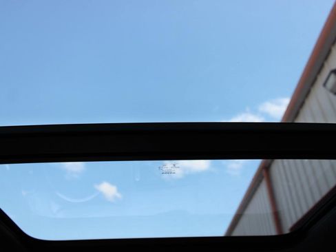 Used 2019 Volvo XC40 T5 R-Design image 42