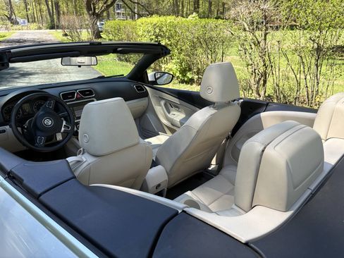 Used 2012 Volkswagen Eos Komfort FWD image 26