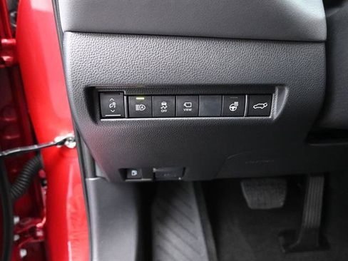 Certified 2024 Toyota Venza Limited AWD/4WD image 8