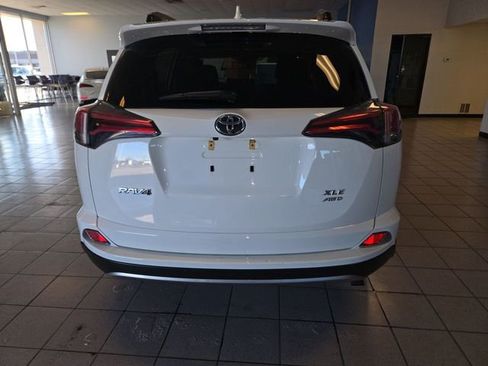 Used 2018 Toyota RAV4 XLE image 7