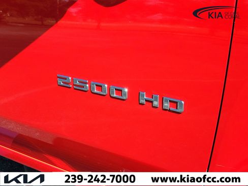 Used 2022 Chevrolet Silverado 2500 LT w/ Convenience Package AWD/4WD image 10
