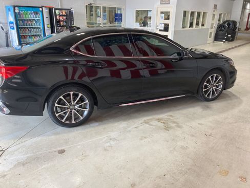 Used 2018 Acura TLX V6 SH-AWD w/ Technology Pkg image 3