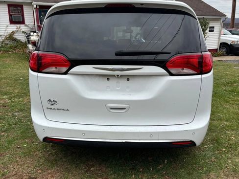 Used 2018 Chrysler Pacifica Touring Plus w/ Tire & Wheel Group image 7
