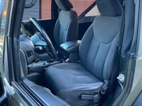 Used 2015 Jeep Wrangler Sport image 21