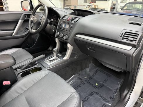 Used 2015 Subaru Forester 2.5i Limited AWD/4WD image 18