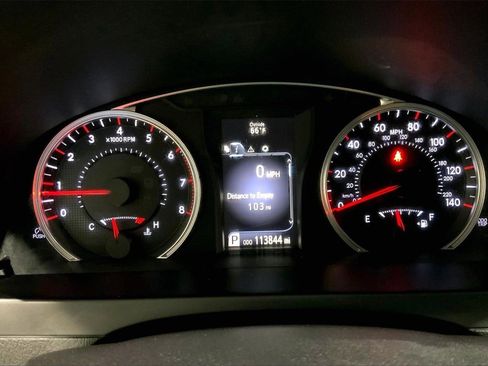 Used 2016 Toyota Camry LE image 23