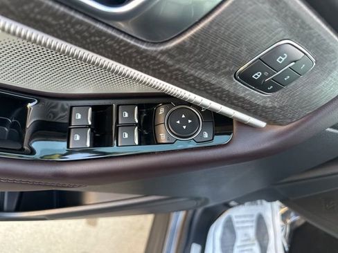 Used 2025 Ford Explorer Platinum image 16