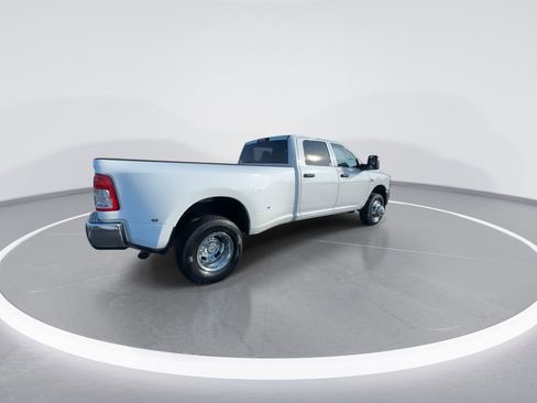Used 2024 RAM 3500 Tradesman w/ Chrome Appearance Group AWD/4WD image 8