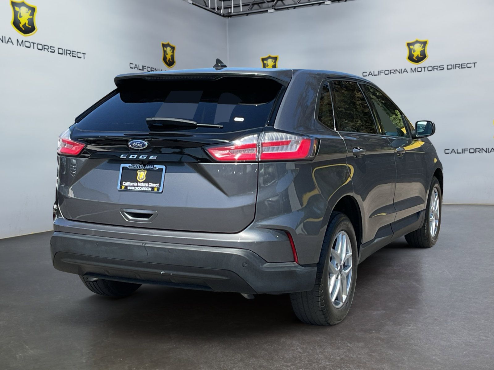 Used 2021 Ford Edge SE FWD image 5