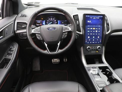 Used 2022 Ford Edge ST-Line image 13
