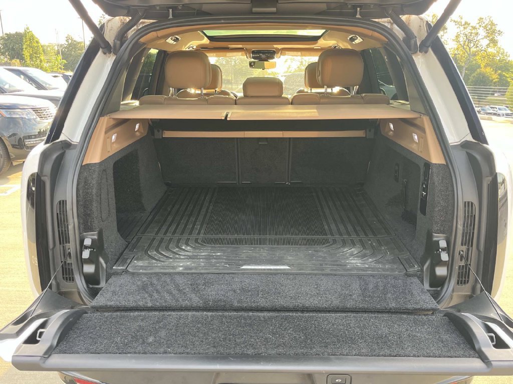 Certified 2023 Land Rover Range Rover SE AWD/4WD image 25