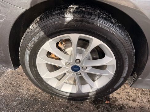 Used 2020 Ford Fusion SE image 45