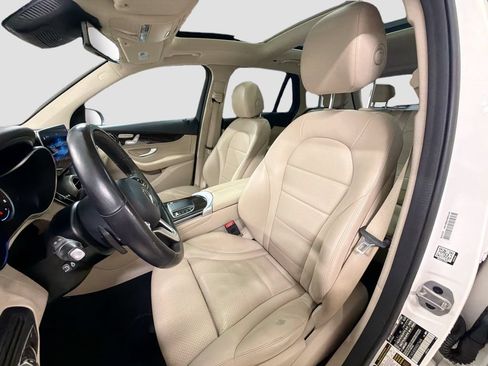 Certified 2022 Mercedes-Benz GLC 300 4MATIC image 5
