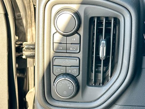 Certified 2022 Chevrolet Silverado 1500 Custom image 10