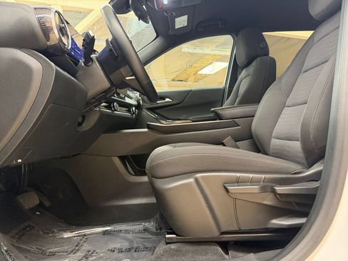 Used 2025 Chevrolet Equinox LT AWD/4WD image 23