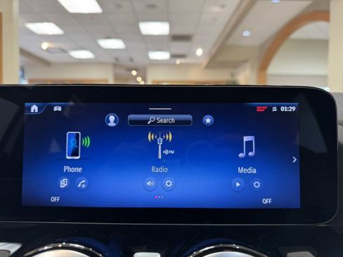 Certified 2025 Mercedes-Benz GLA 250 image 11