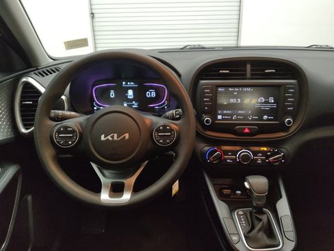 Used 2025 Kia Soul LX image 22