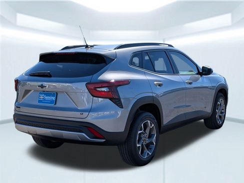 New 2026 Chevrolet Trax LT w/ Driver Confidence Package image 6