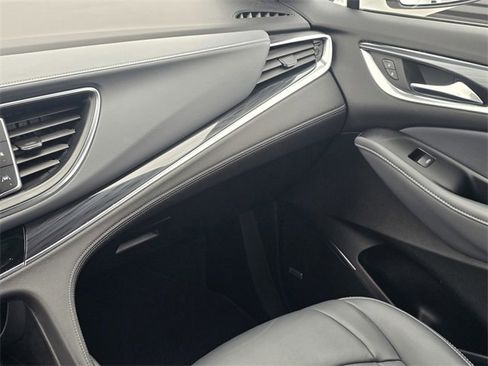 Used 2023 Buick Enclave Premium image 19