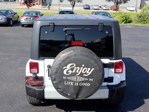 Used 2015 Jeep Wrangler Unlimited Sahara w/ Connectivity Group image 65