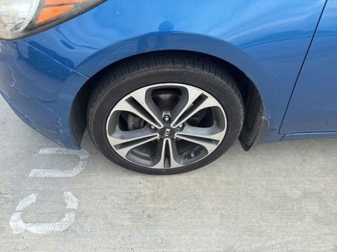 Used 2014 Kia Forte EX w/ Premium Package FWD image 2