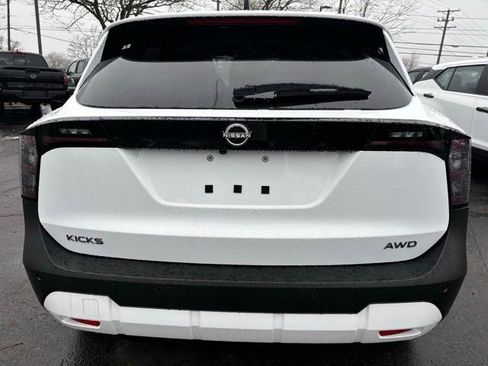 New 2026 Nissan Kicks SV w/ SV Premium Package image 5