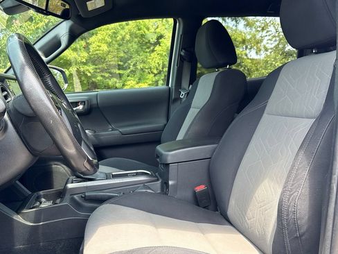 Used 2023 Toyota Tacoma TRD Sport RWD image 4