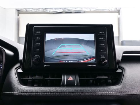 Used 2020 Toyota RAV4 XLE image 18